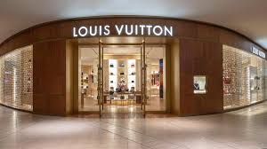 Louis Vuitton é a marca de luxo mais procurada na Internet em 2023; conheça  o top 10